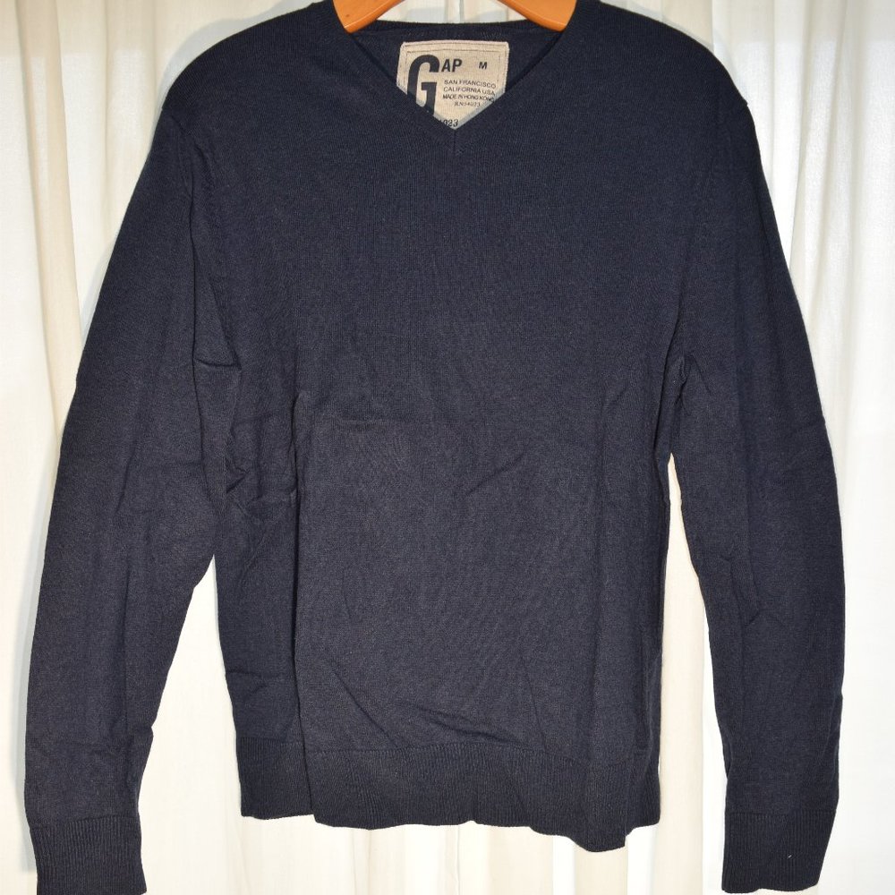 GAP Lightweight V-Neck Sweater